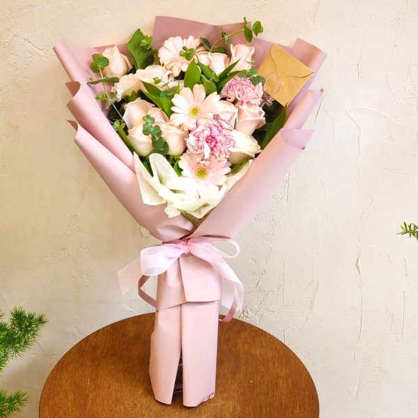 핑크톤 믹스 디자인 꽃다발